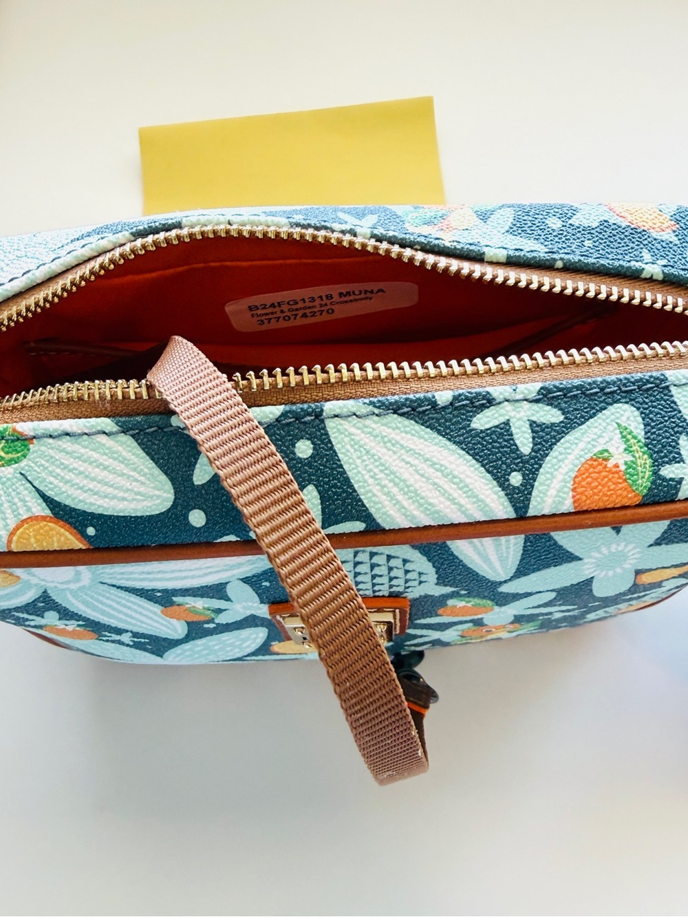 🧡Dooney & Bourke Disney Epcot Flower Garden 2024 Orange Bird Crossbody Purse Bag - Picture 13 of 13